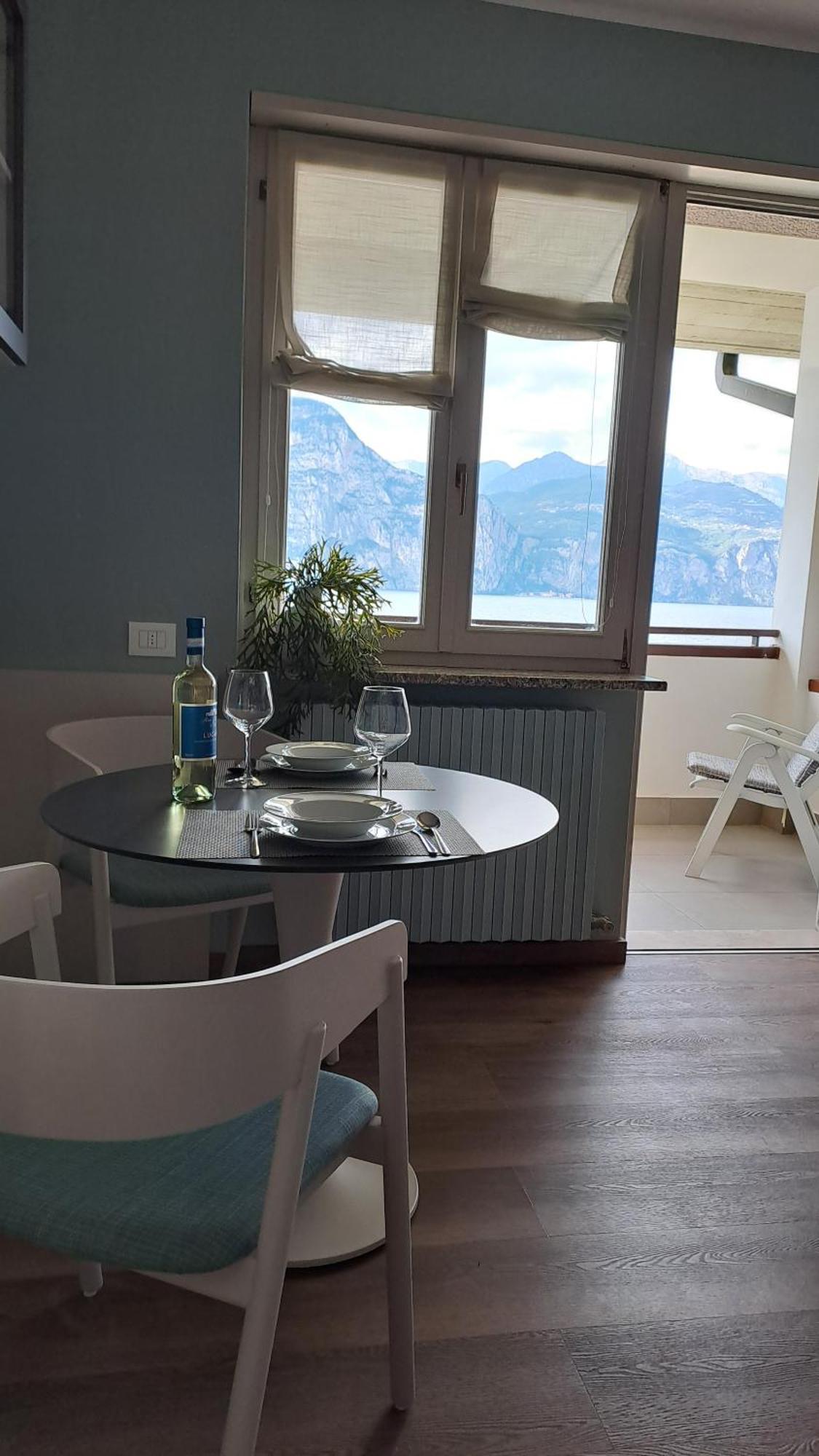 Residence San Vito Бренцоне-суль-Гарда Екстер'єр фото