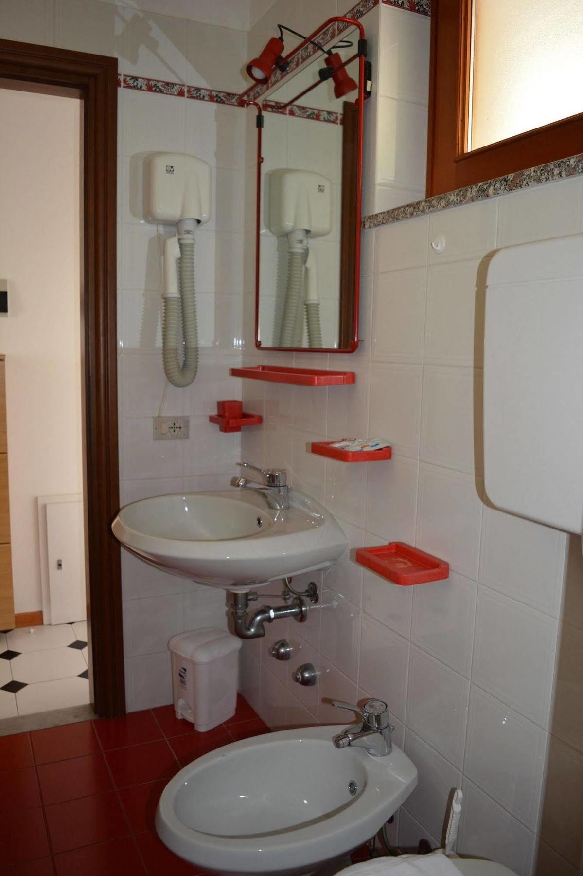 Residence San Vito Бренцоне-суль-Гарда Екстер'єр фото