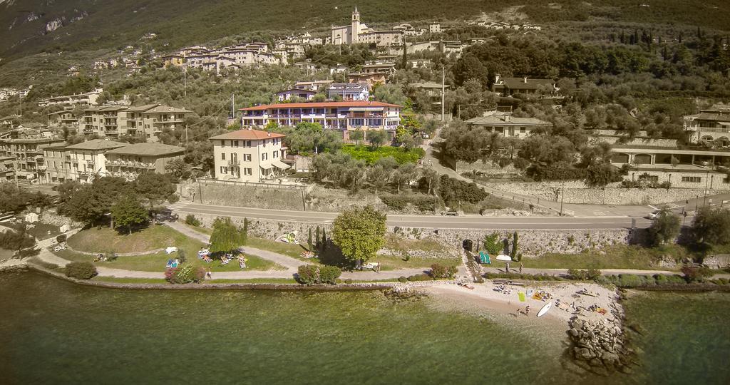 Residence San Vito Бренцоне-суль-Гарда Екстер'єр фото